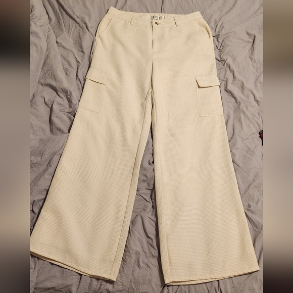Pants - Women's Cream Tweed‎ Cargo Pants